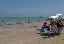 Litoral da Paraíba tem 21 praias impróprias para banho; maré alcança 0 m